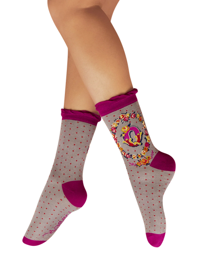 Powder Socks Letter Q