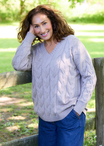 V-Neck Cable Jumper Mink