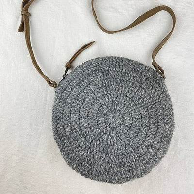Crochet Circle Cross Body Handbag: Light Grey