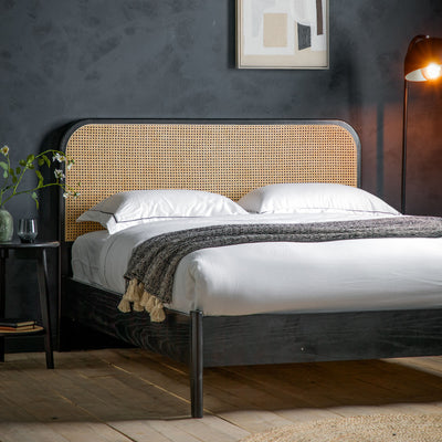 Skulamus Bedstead