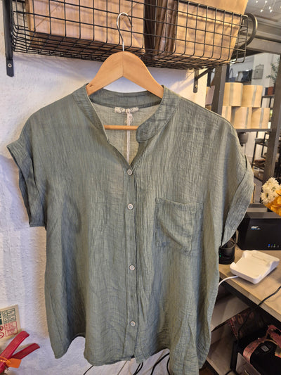 CRINKLE GRANDDAD COLLAR SHORT SLEEVE SHIRT KHAKI