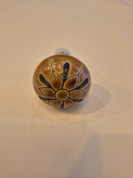 Ochre Hand-painted stoneware bottle stopper