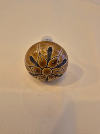 Ochre Hand-painted stoneware bottle stopper