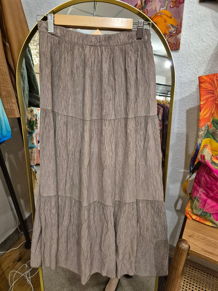 CRINKLE TIERED MAXI SKIRT - MOCHA