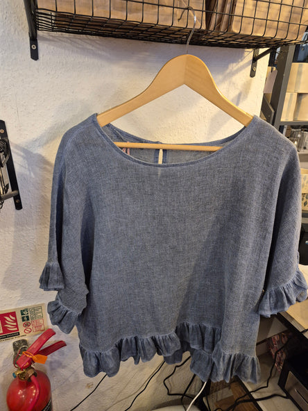 WASHED LINEN RUFFLE TOP - NAVY