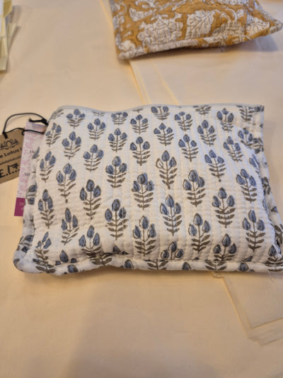 White Blue Floral Weekend Bag Set