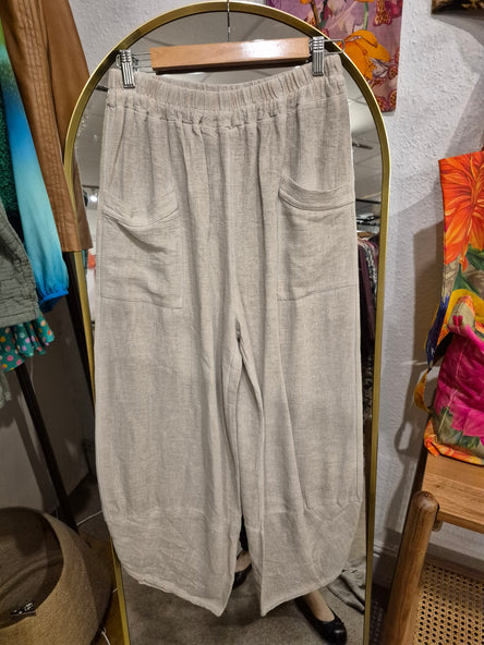 WASHED LINEN FRONT POCKET BARREL LEG TROUSER - BEIGE