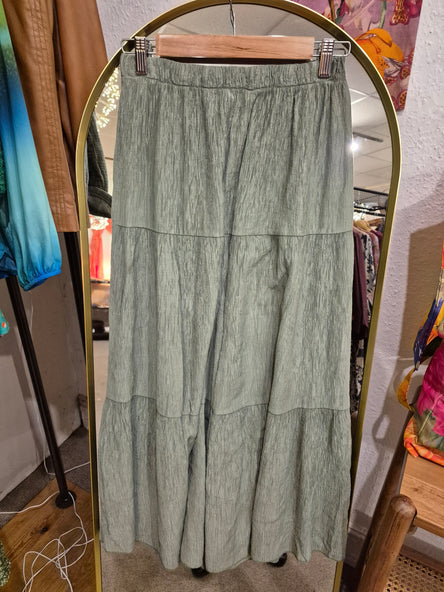 CRINKLE TIERED MAXI SKIRT - KHAKI